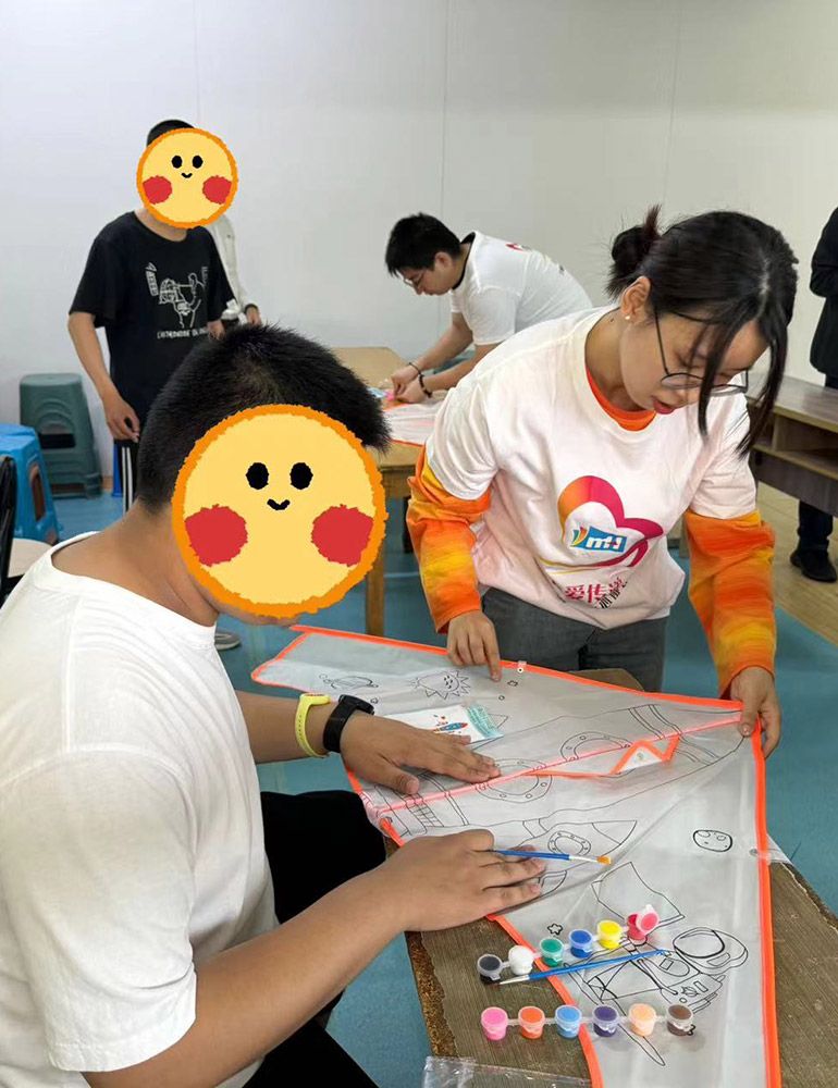 福利院慰問